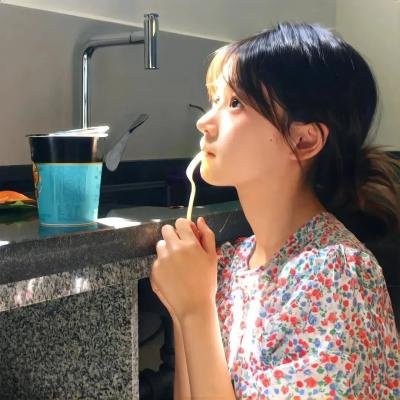 某天后之女被曝豪车代步炫富，短时间内海外留学画面流出